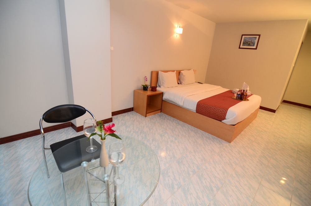 Oyo 257 Sea Paradise Hotel Sattahip Eksteriør billede