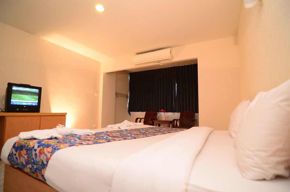 Oyo 257 Sea Paradise Hotel Sattahip Eksteriør billede