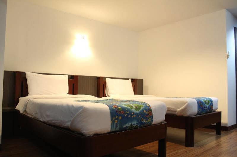 Oyo 257 Sea Paradise Hotel Sattahip Eksteriør billede